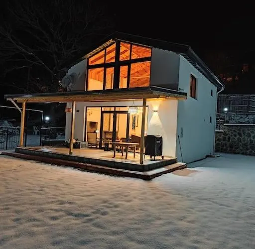 Eviniz Rahatliginda, Essiz Doga Manzarali Dag Evi *