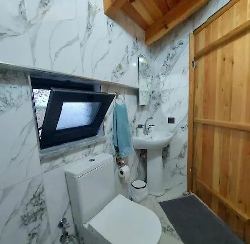 Eviniz Rahatliginda, Essiz Doga Manzarali Dag Evi