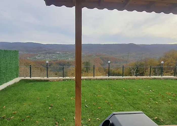 Eviniz Rahatliginda, Essiz Doga Manzarali Dag Evi